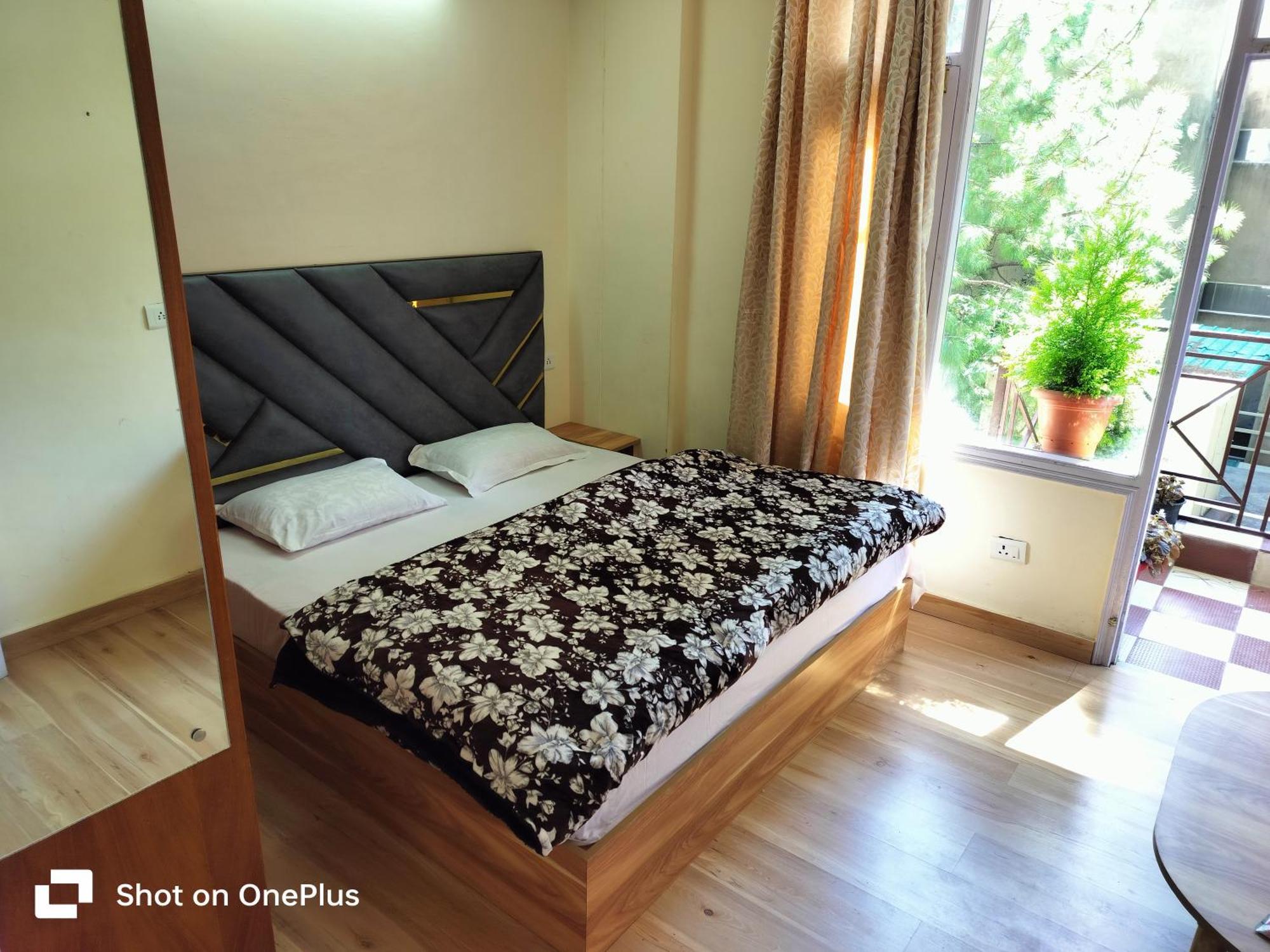 Shimla Vibes B & B Free Pick & Drop From Isbt Shimla Eksteriør bilde